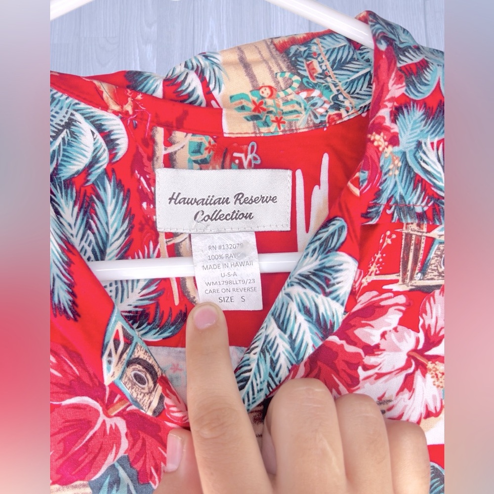 HAWAIIAN RESERVE COLLECTION Men’s Hawaiian Christmas Casual Button Down Shirt - Picture 3 of 6